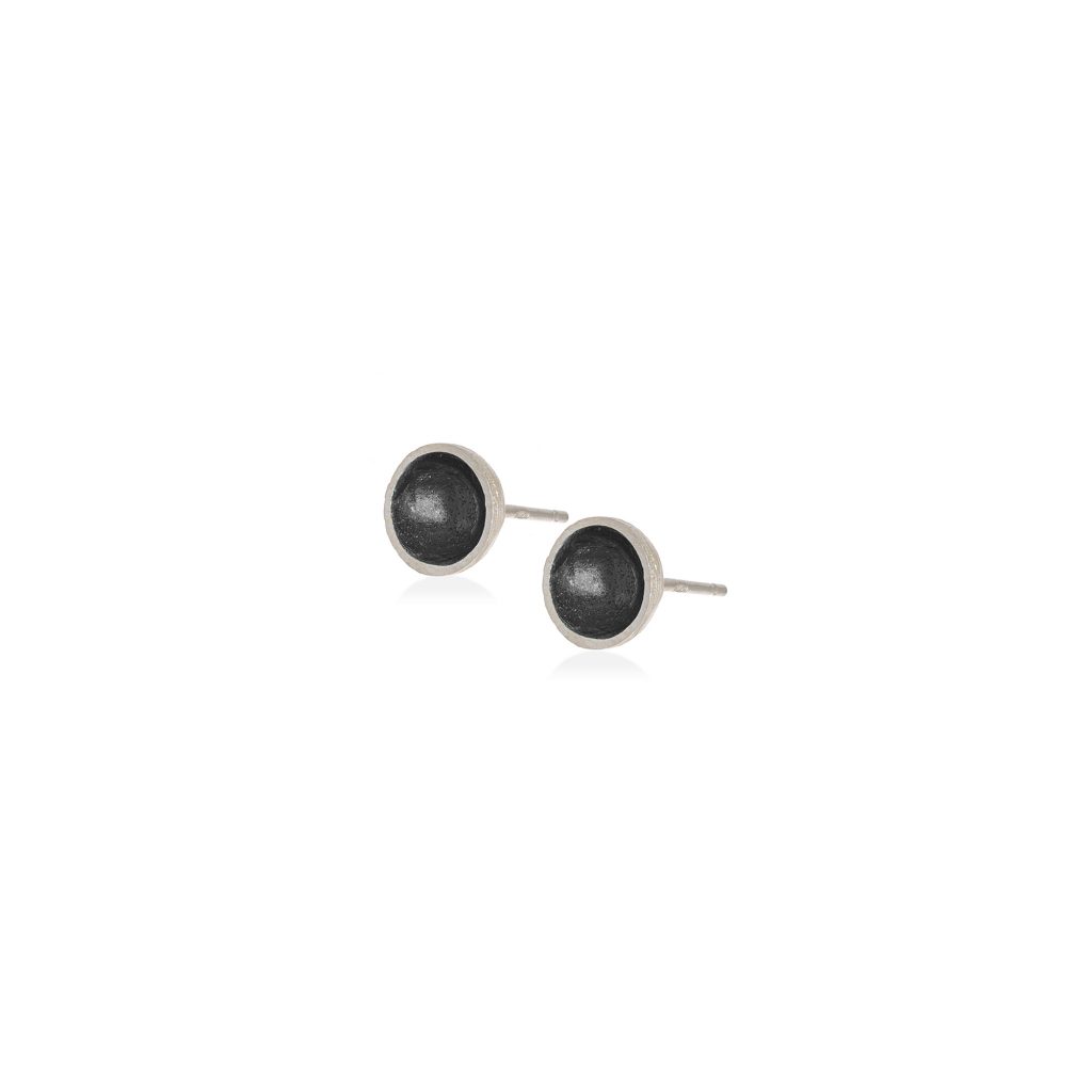 silver-earrings-cotton-black-1