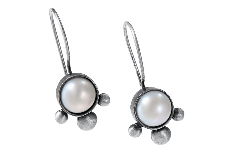 oxidized-silver-earrings-with-pearl-kora-l-1