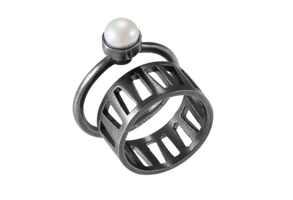 oxidized-silver-ring-with-pearl-cheshire-isida-1