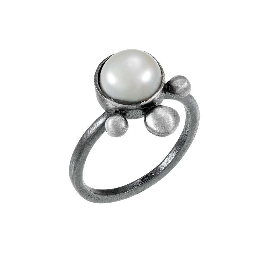 oxidized-silver-ring-with-pearl-kora-1