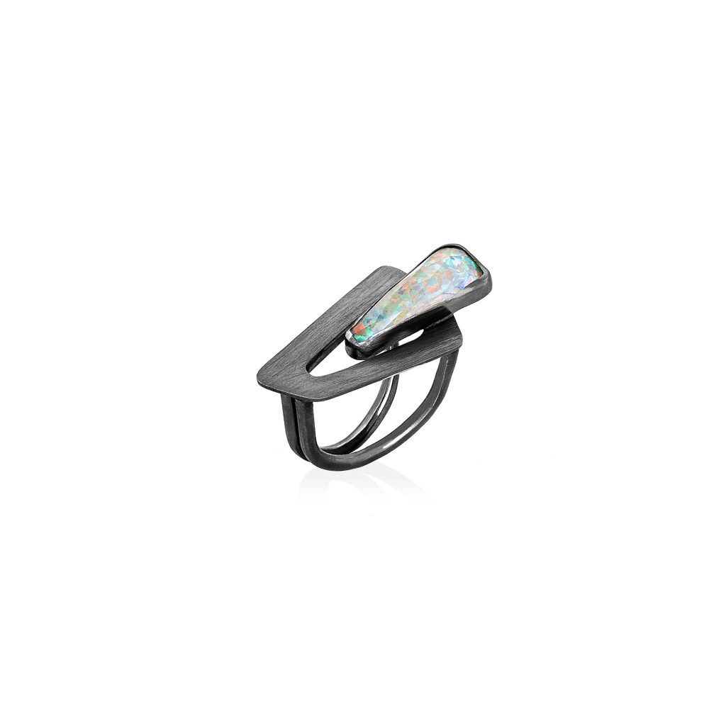 oxidized-silver-ring-with-opal-miss-trapeze-1