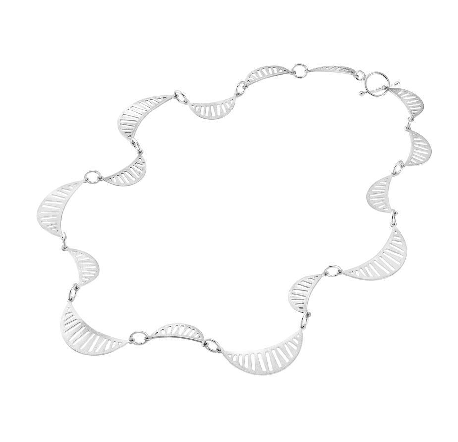 silver-necklace-cheshiire-full-chic-1
