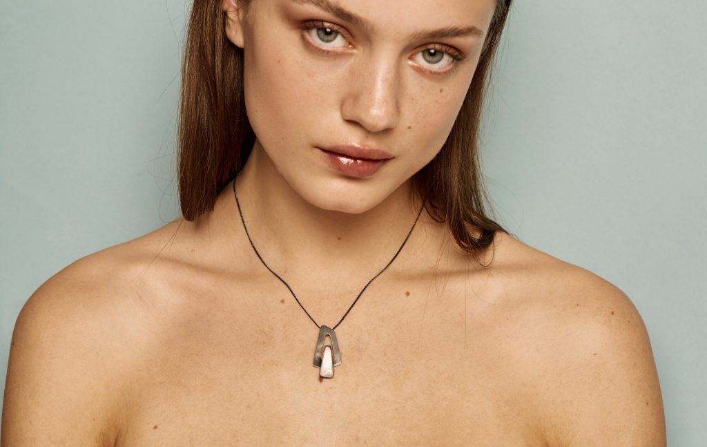 silver-necklace-with-opal-miss-trapeze-2