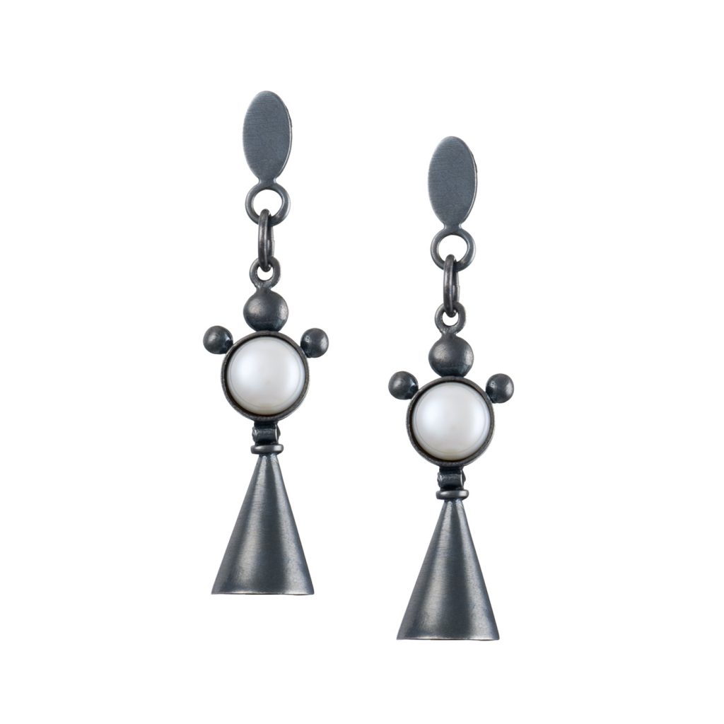 oxidized-silver-earrings-with-pearl-kori-l-1