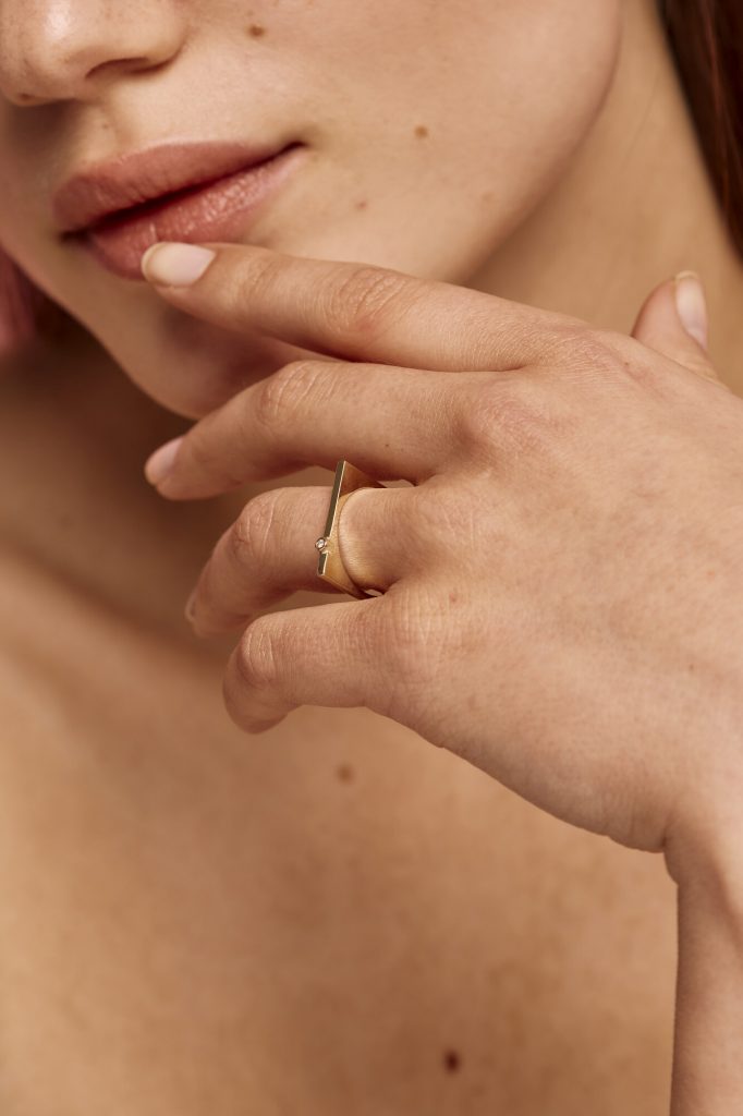 gold-ring-14k-chloe-with-brilliant-3