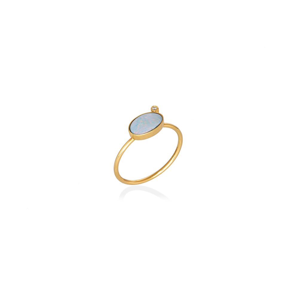 gold-ring-with-opal-and-brilliant-1