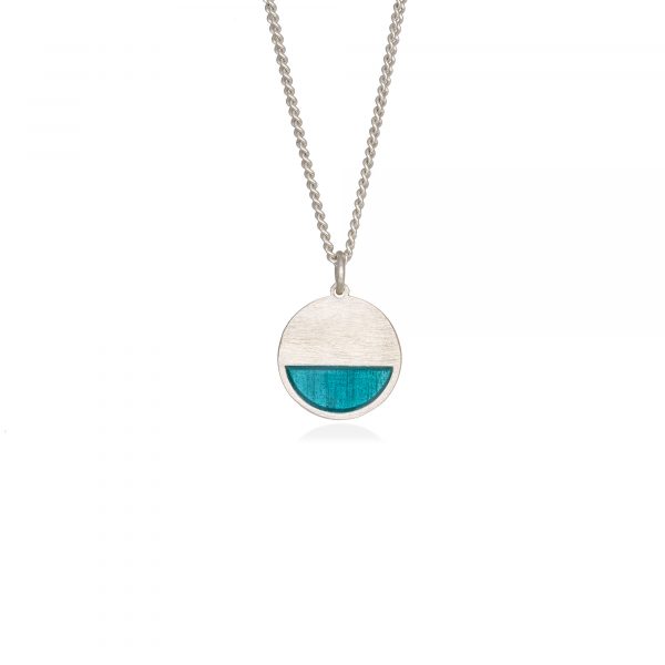 silver-necklace-smile-to-me-cause-emerald-9