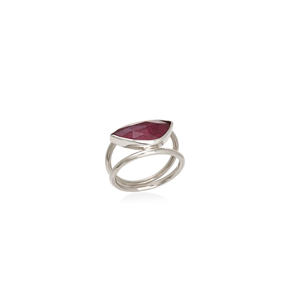 silver-ring-with-ruby_1
